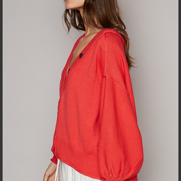 BP23❤️POL pristine red v-neck button front top which doubles as cardi! Day2date! - Picture 4 of 9